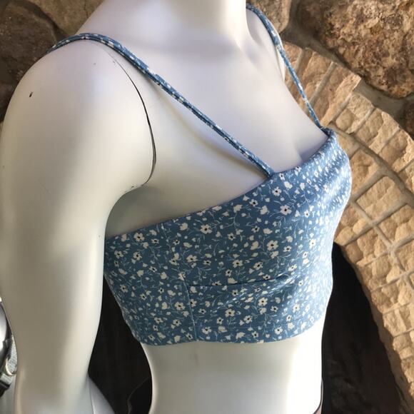 Forever 21 Daisy Floral Print Blue White Crop Top Women’s Size Medium - Picture 5 of 7